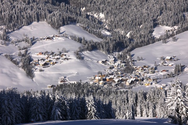 Russbach im weissen Kleid