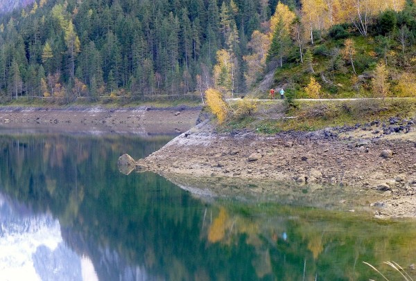 Ein Spaziergang um den See wirkt positiv auf die Seele