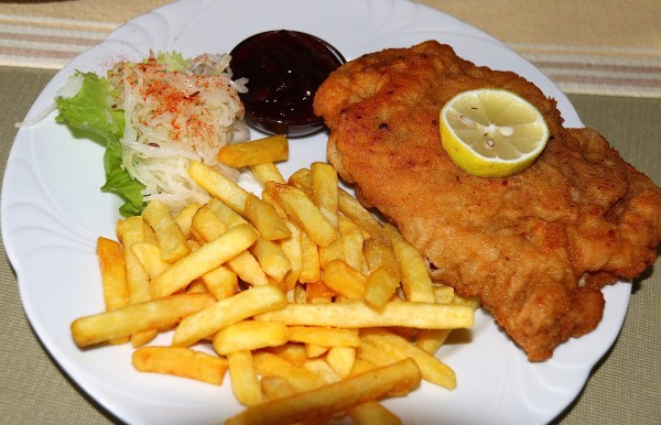 Ein Schnitzerl in der Pfanne im Butterschmalz gebacken, da rinnt mir beim Schreiben das Wasser im Mund zusammen :-)